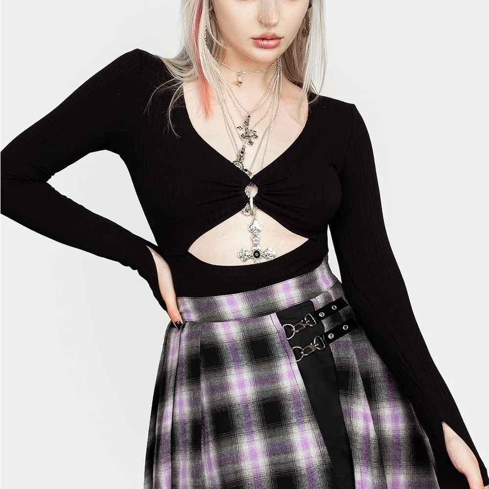 Rubella Cut Out Top